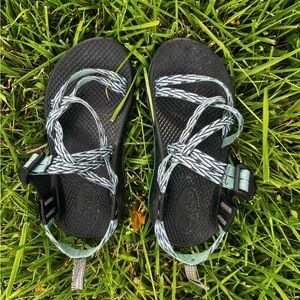 Chaco sandals size 1 green print youth size 1 water hiking sandals great cond